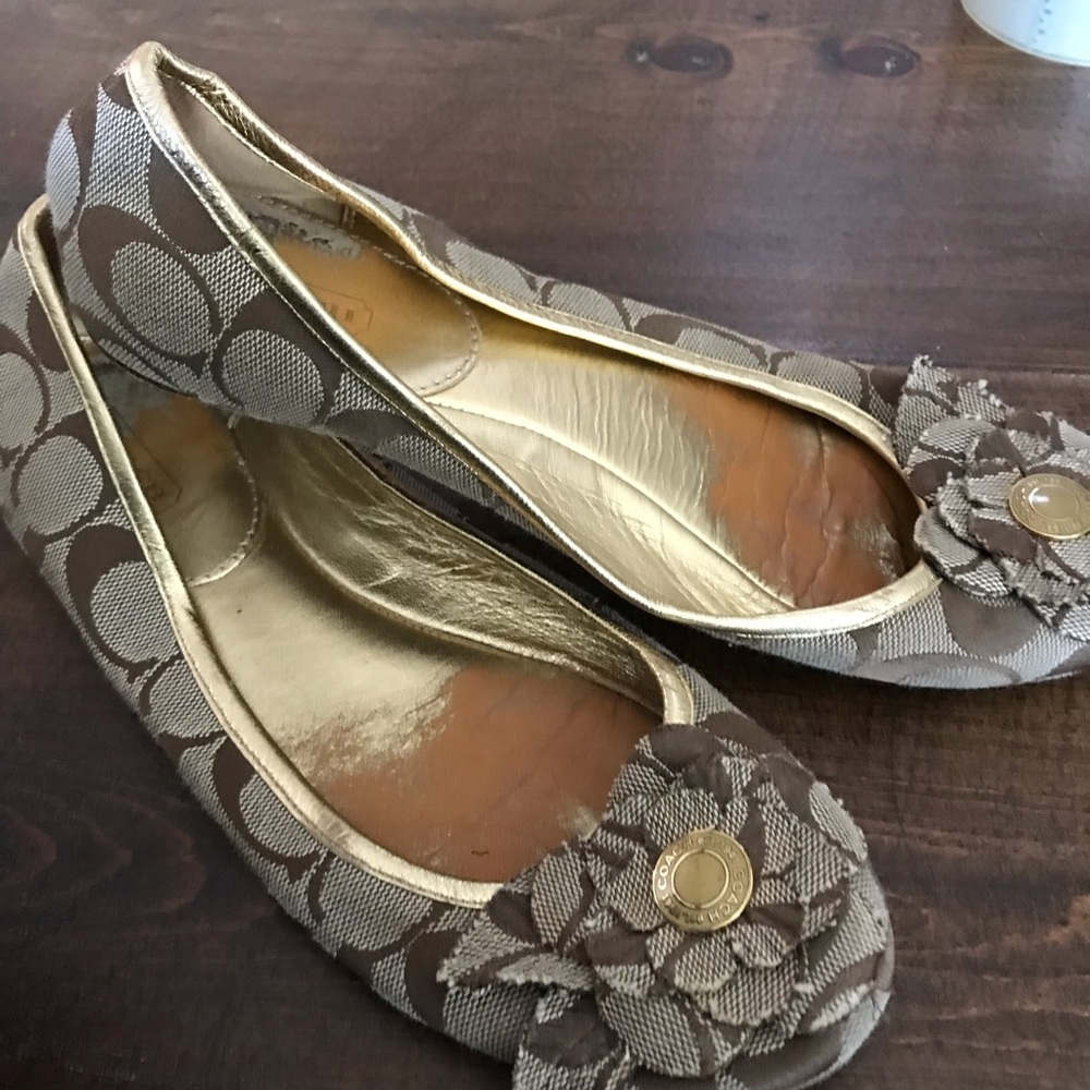 Coach shoes size 7 beige/w flower